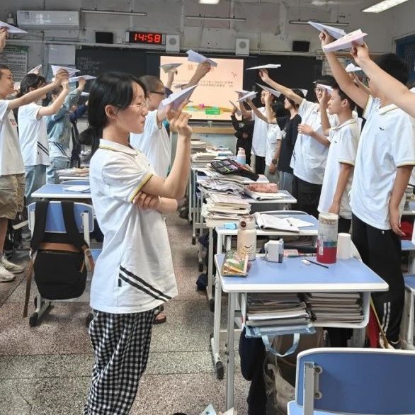 疊紙飛機放飛夢想1.jpg